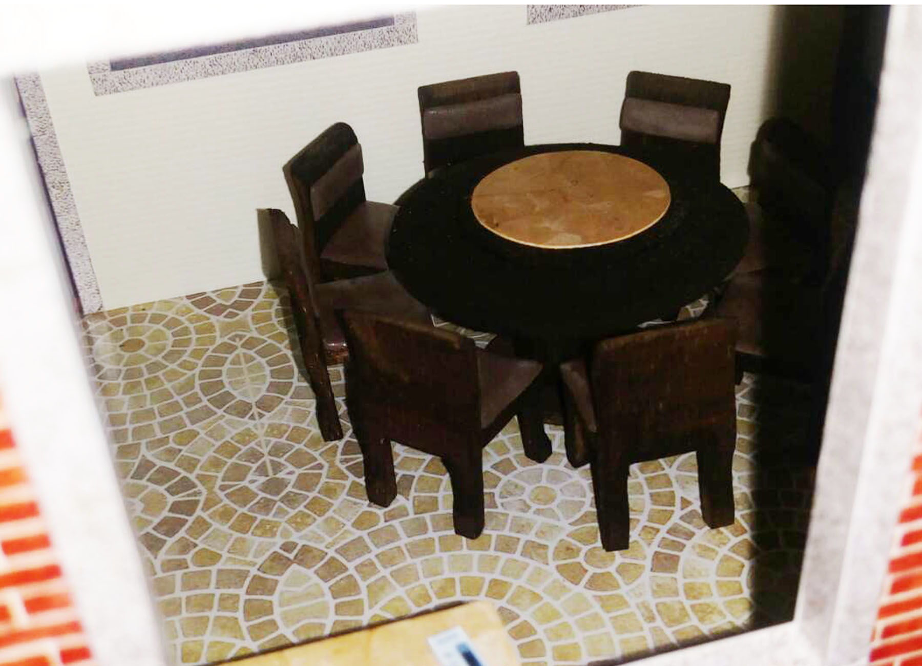 紙紮圓形轉盤餐桌椅組的左前側